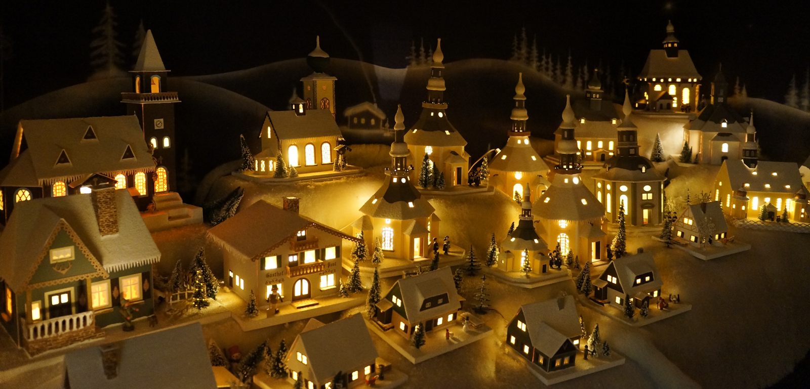 Erzgebirgische Lichterhäuser Erzgebirgische Lichterhäuser