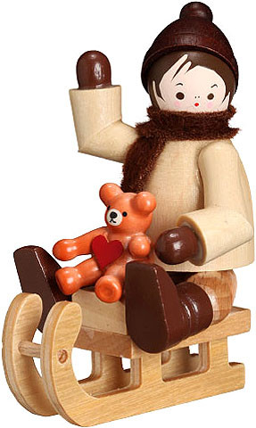 Romy Thiel Winterkind mit Teddy auf Schlitten, natur