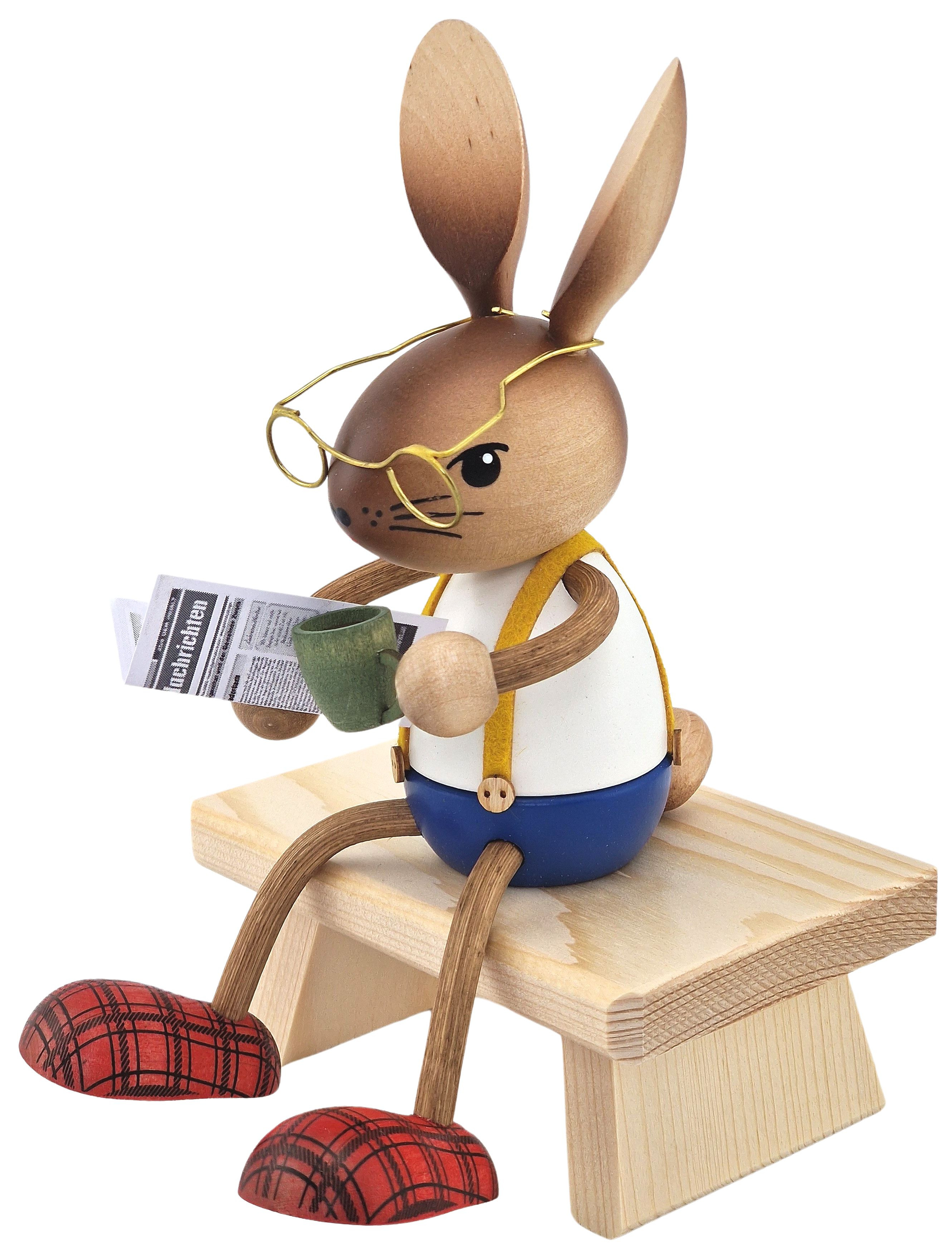 Drechslerei Kuhnert Hase mit Kaffee und Zeitung