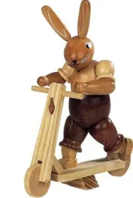 Kleinkunst Müller Hase auf Roller