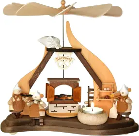 RATAGS Holzdesign Massivholzpyramide Bäckerei