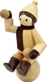 Romy Thiel Winterkind auf Schneekugel, groß - natur